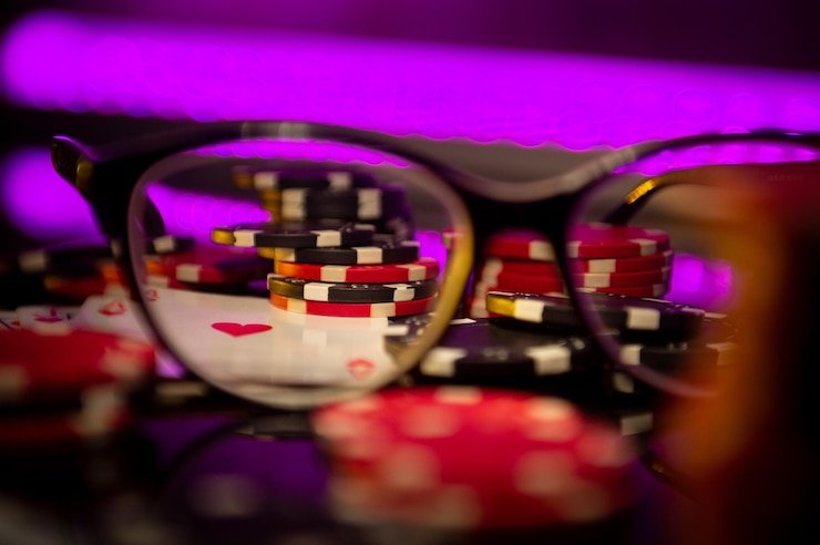 Meja Domino QQ dengan berbagai batas taruhan di ez88